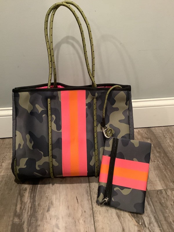 Camo with Red Stripe Neoprene Makeup Bag – Dawson & Daisy Boutique
